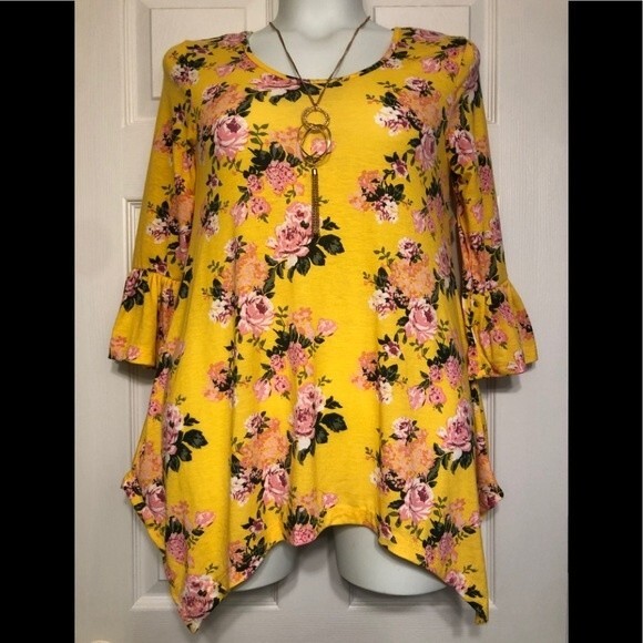 Bobbie Brooks Sz S Yellow Floral Hanky Hem Top with Necklace NEW NWT - Picture 2 of 6
